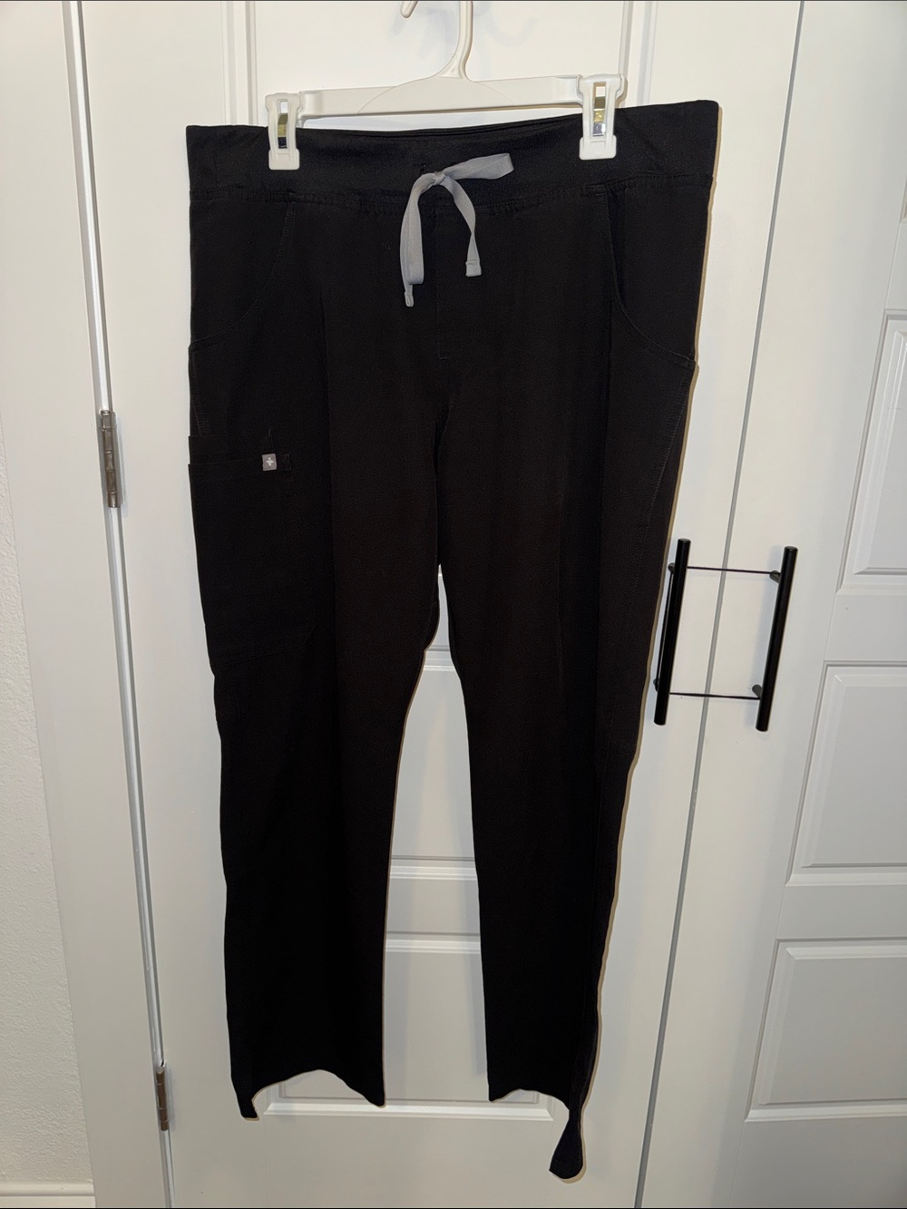 🔹LARGE FIGS KADE STRAIGHT LEG SCRUB PANT - large
